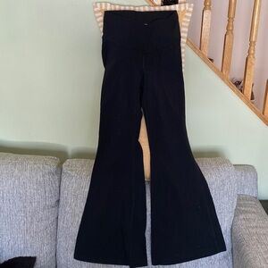 Old Navy Black PowerChill Flare Leggings